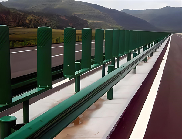 曲靖三波护栏板在高速公路的应用